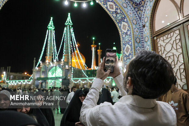 حرم حضرت معصومه (س) در شب عید غدیر خم