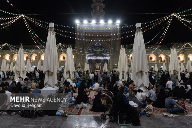 حرم مطهر امام رضا(ع) در شب عید سعید غدیر خم