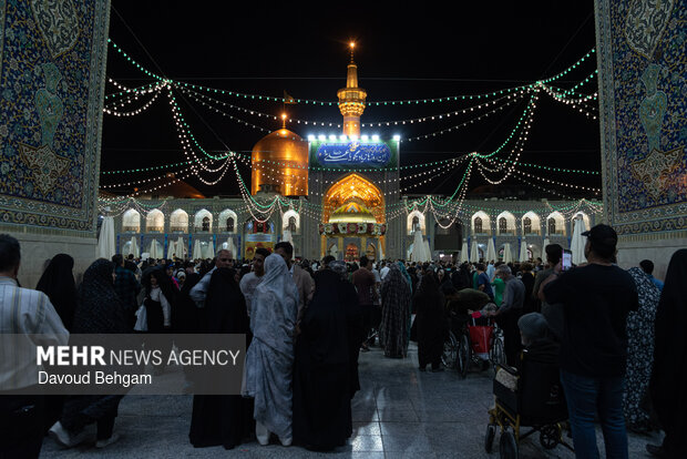 حرم مطهر امام رضا(ع) در شب عید سعید غدیر خم