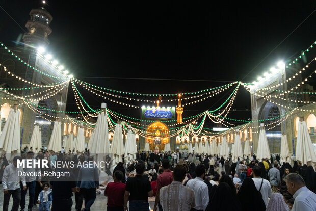 حرم مطهر امام رضا(ع) در شب عید سعید غدیر خم