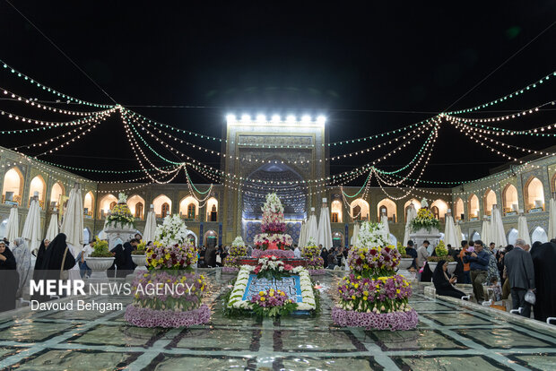 حرم مطهر امام رضا(ع) در شب عید سعید غدیر خم