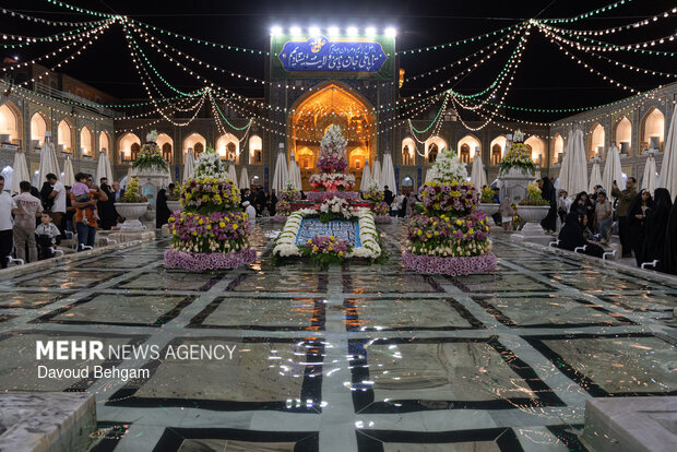 حرم مطهر امام رضا(ع) در شب عید سعید غدیر خم