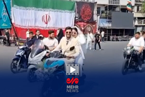 جشن عروسی موتوری یک عروس داماد تهرانی در مسیر مهمونی غدیر