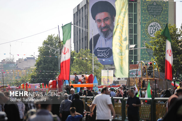 حضور تهرانی‌ها در جشن «بیعت در امتداد بعثت»/ تجدید عهد مردم با غدیر