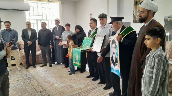 دیدار خادمیاران آستان حضرت معصومه(س) با خانواده شهدای چگنی