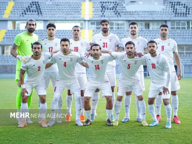 حمایت خواننده جوان پاپ از تیم ملی فوتبال با شعار «کنار همیم» حمایت خواننده جوان پاپ از تیم ملی فوتبال با شعار «کنار همیم»