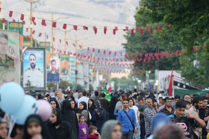 لرستان در ضیافت ولایت؛ وقتی شهر یک خانواده می‌شود