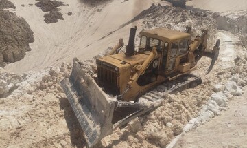تداوم عملیات برفروبی در کوهستان شاهو
