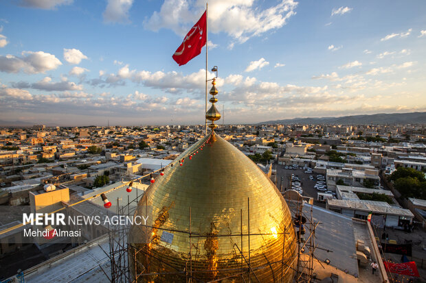 آیین طلاکاری گنبد زخمی حسینیه اعظم زنجان