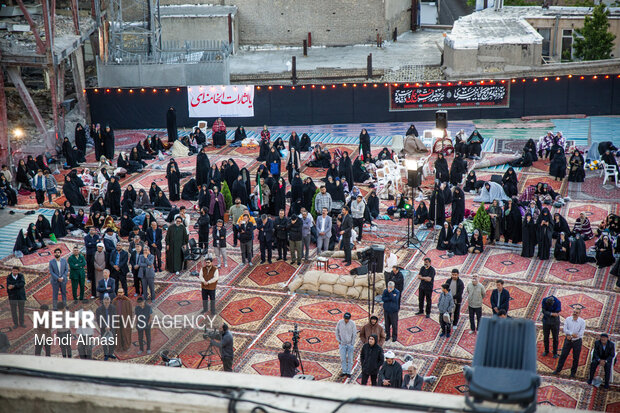 آیین طلاکاری گنبد زخمی حسینیه اعظم زنجان