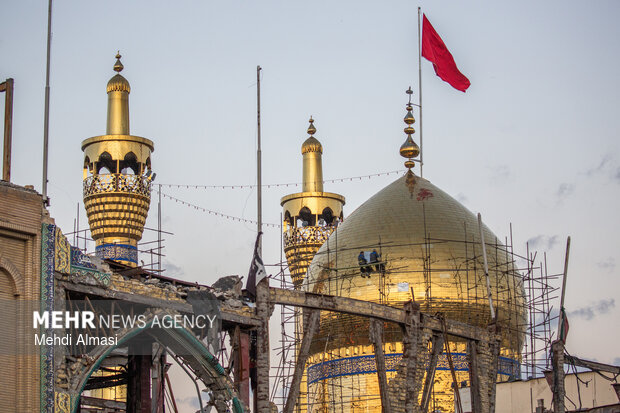 آیین طلاکاری گنبد زخمی حسینیه اعظم زنجان