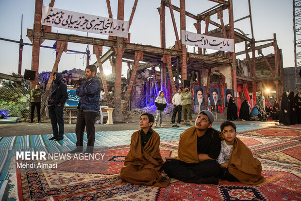 آیین طلاکاری گنبد زخمی حسینیه اعظم زنجان