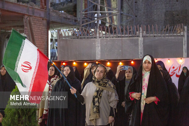آیین طلاکاری گنبد زخمی حسینیه اعظم زنجان