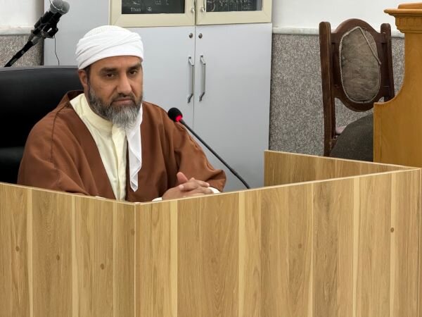 امام جمعه اهل سنت خارگ: امام (ره) مسیر عزت امت اسلامی را ترسیم کرد