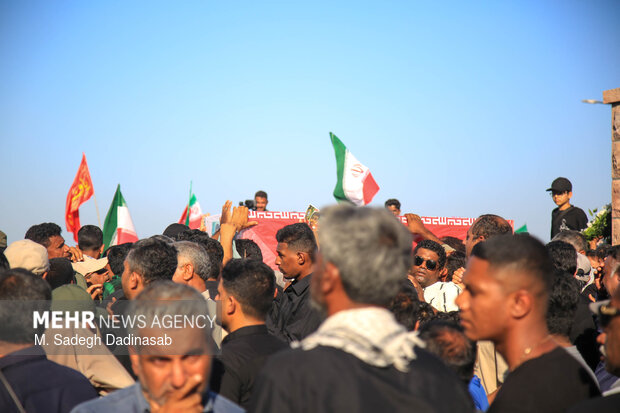 تشییع پیکر شهید پاسدار «قدرت زرنگاری» در جزیره هرمز