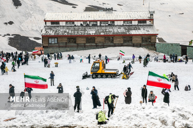 جشنواره آدم برفی در پیست توچال