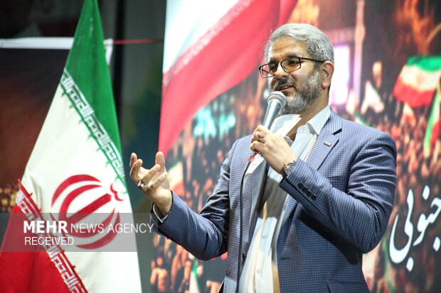 آیین رونمایی از اثر مبنایی «مکتب امام راحل و شهید»