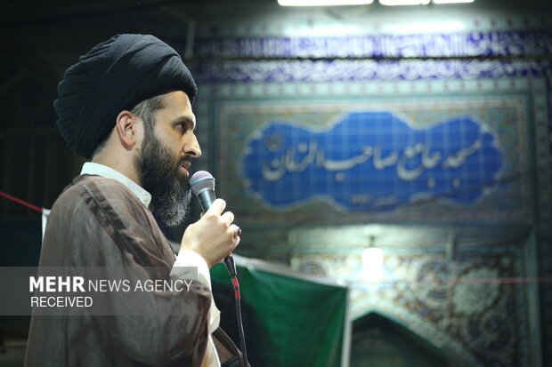 آیین رونمایی از اثر مبنایی «مکتب امام راحل و شهید»