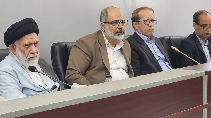 اکرمی: مسئولان امروز در برابر مردم و فردا در پیشگاه خدا پاسخگو هستند