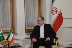 Iran FM proposes collective regional security pact