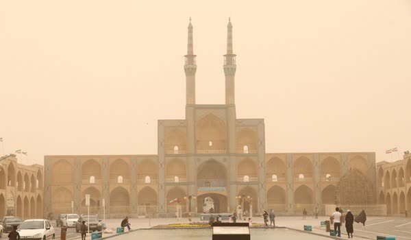 بحران گردوغبار در یزد؛ فرسایش خاک سپر دفاعی کویر را شکست