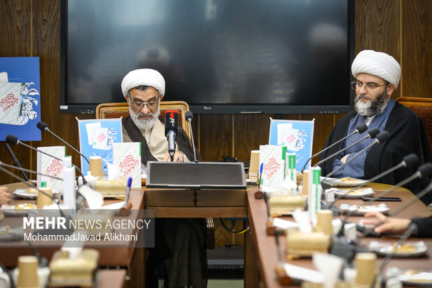 آیین رونمایی از اثر مبنایی «مکتب امام راحل و شهید»