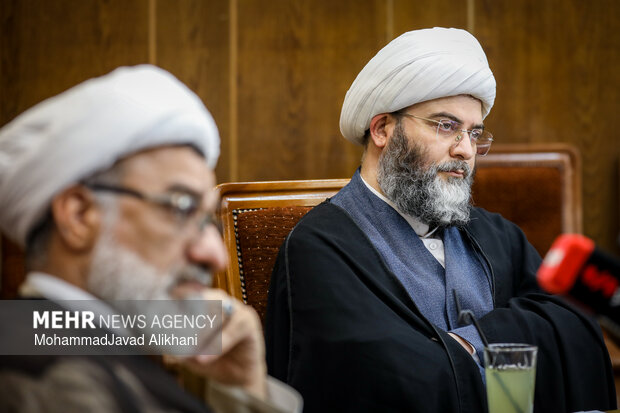 آیین رونمایی از اثر مبنایی «مکتب امام راحل و شهید»