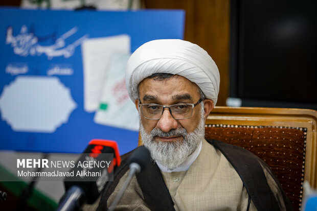آیین رونمایی از اثر مبنایی «مکتب امام راحل و شهید»