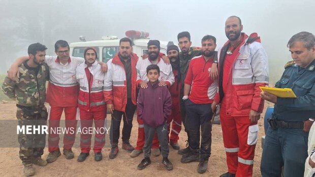 نجات کودک ۱۲ ساله در جنگل ابر شاهرود؛ شرایط پسر بچه مساعد است