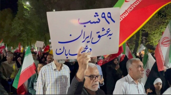 آبگرم در مسیر همبستگی؛ حضور مردمی به شب نودونهم رسید
