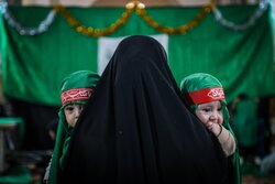 کارگاه دوخت لباس شیرخوارگان حسینی در حرم مطهر رضوی