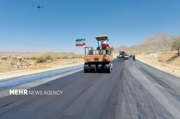 اجرای ۹ کیلومتر روکش آسفالت در محور روستایی ترشاب شهرستان خاش