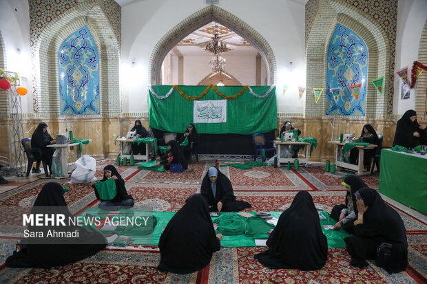 کارگاه دوخت لباس شیرخوارگان حسینی در حرم مطهر رضوی