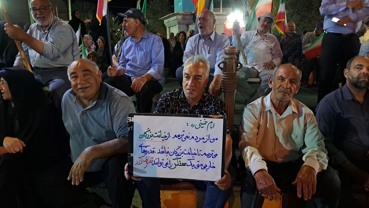 اردستان؛ صدمین شب حضور برای حمایت از جبهه مقاومت و نیروهای م