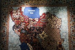 رونمایی از دو فرش نفیس آستان قدس رضوی در مشهد