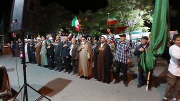 مردم دیار گروس دعای توسل را در اجتماعات خیابانی زمزمه کردند