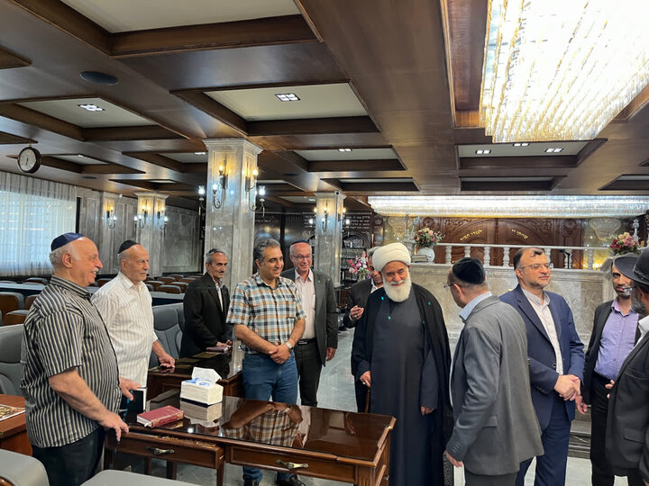 حمایت آیت الله رشاد از بازسازی و ساخت مجدد کنیسه آسیب دیده در جنگ