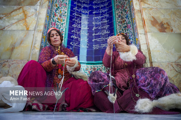 مسابقه نخ ریسی سنتی در شیراز