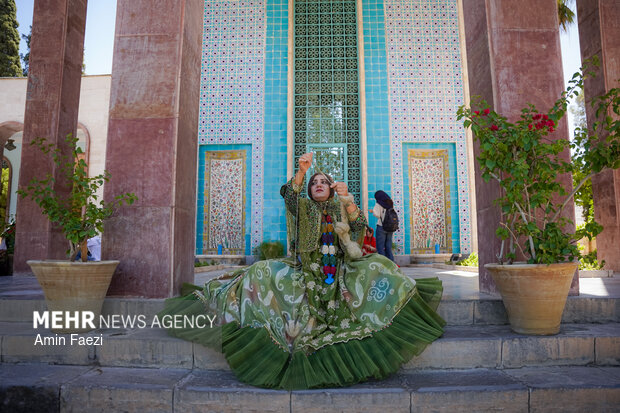 مسابقه نخ ریسی سنتی در شیراز
