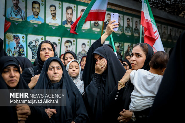 بدرقه پیکر مطهر شهدای نیروی پدافند هوایی ارتش در تهران
