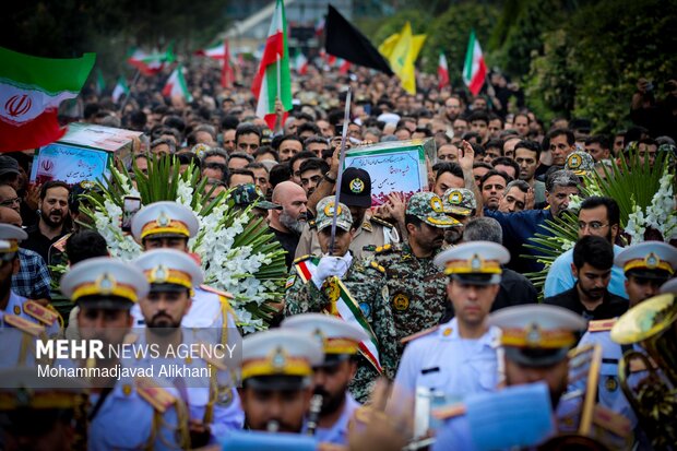 بدرقه پیکر مطهر شهدای نیروی پدافند هوایی ارتش در تهران