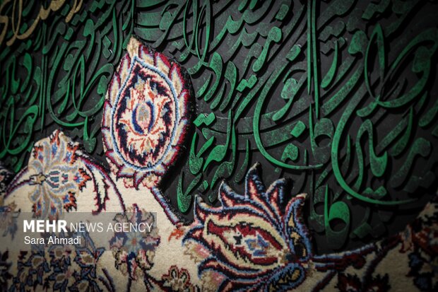 رونمایی از دو فرش نفیس آستان قدس رضوی در مشد