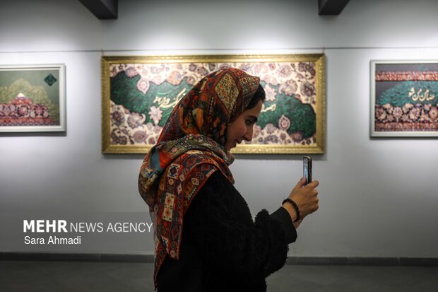 رونمایی از دو فرش نفیس آستان قدس رضوی در مشد