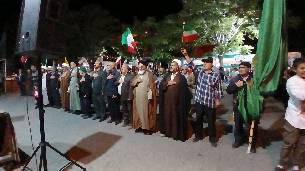 مردم دیار گروس دعای توسل را در اجتماعات خیابانی زمزمه کردند