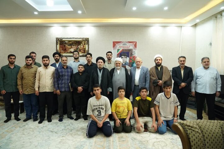 جوانان همچنان بابصیرت و آگاهی بیشتر در مسیر انقلاب گام بر می‌دارند