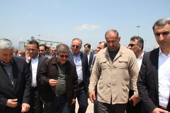 بازدید مدیران راه‌آهن ایران و آذربایجان از بارانداز ریلی آستارا