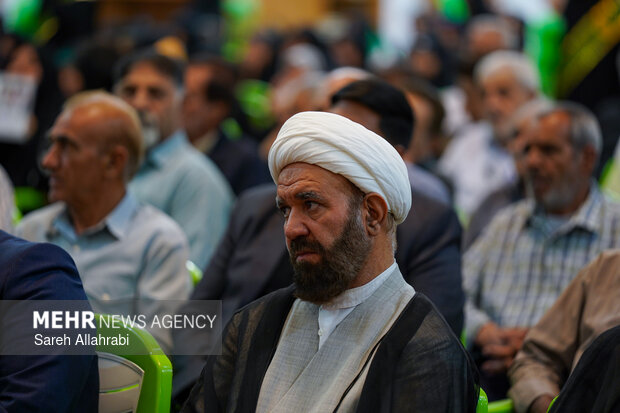 یادمان سرداران شهید احمد جعفری و غلامرضا رضائیان در حرم شاهچراغ(ع) یادمان سرداران شهید احمد جعفری و غلامرضا رضائیان در حرم شاهچراغ(ع)