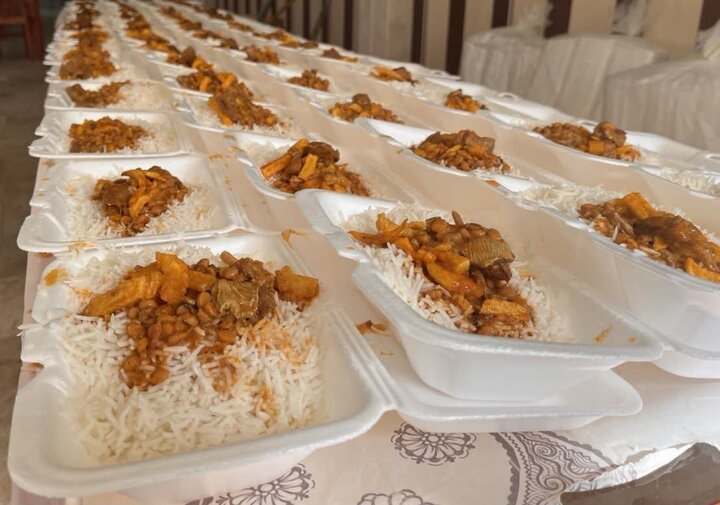 توزیع بیش از ۴ هزار بسته معیشتی و طبخ ۱۲۴ هزار پرس غذای گرم در لرستان