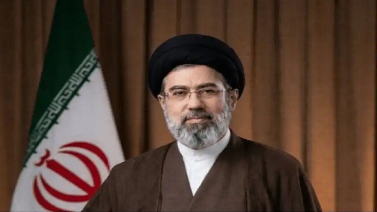 قائد الثورة: يجب تبيين واستعراض «قوة إيران واقتدارها» وتجنب إثارة اليأس وإضعاف الدوافع الوطنية