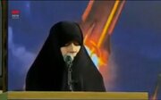 ریحانه سلامی: در برابر مردم ایران سر تعظیم فرود آورید